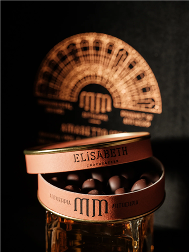 Elisabeth Amaretto parels MM Antverpia